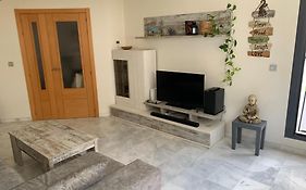 Habitacion Privada En Urbanizacion Con Piscina Y Pista De Padel
